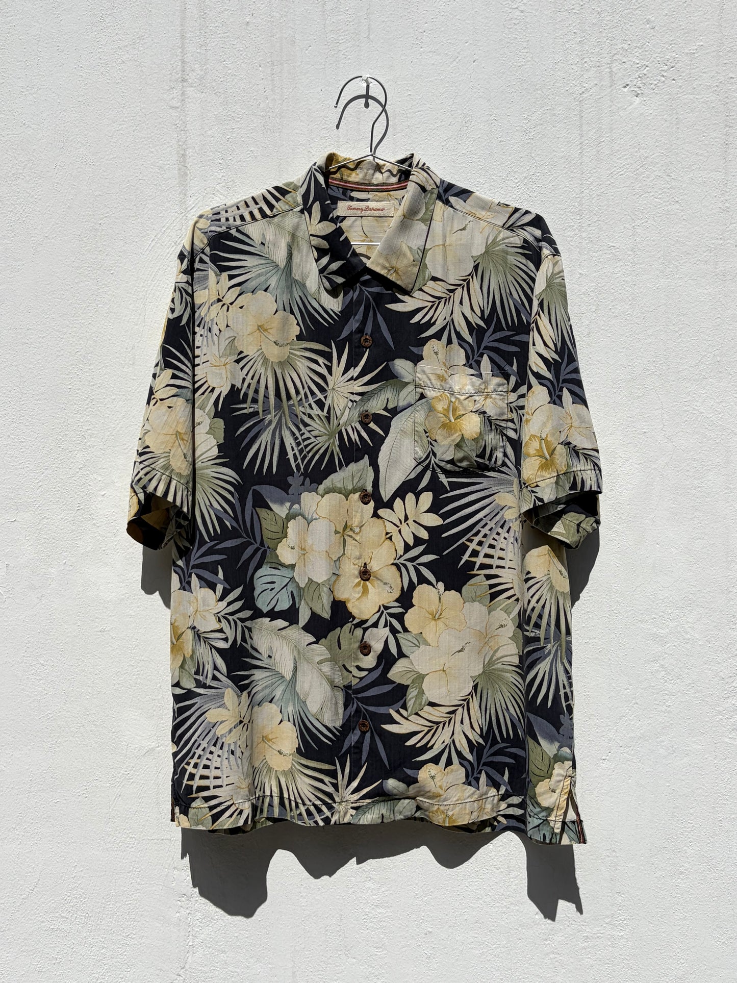 Vintage Silk Shirt ‘’Tommy Bahama’’