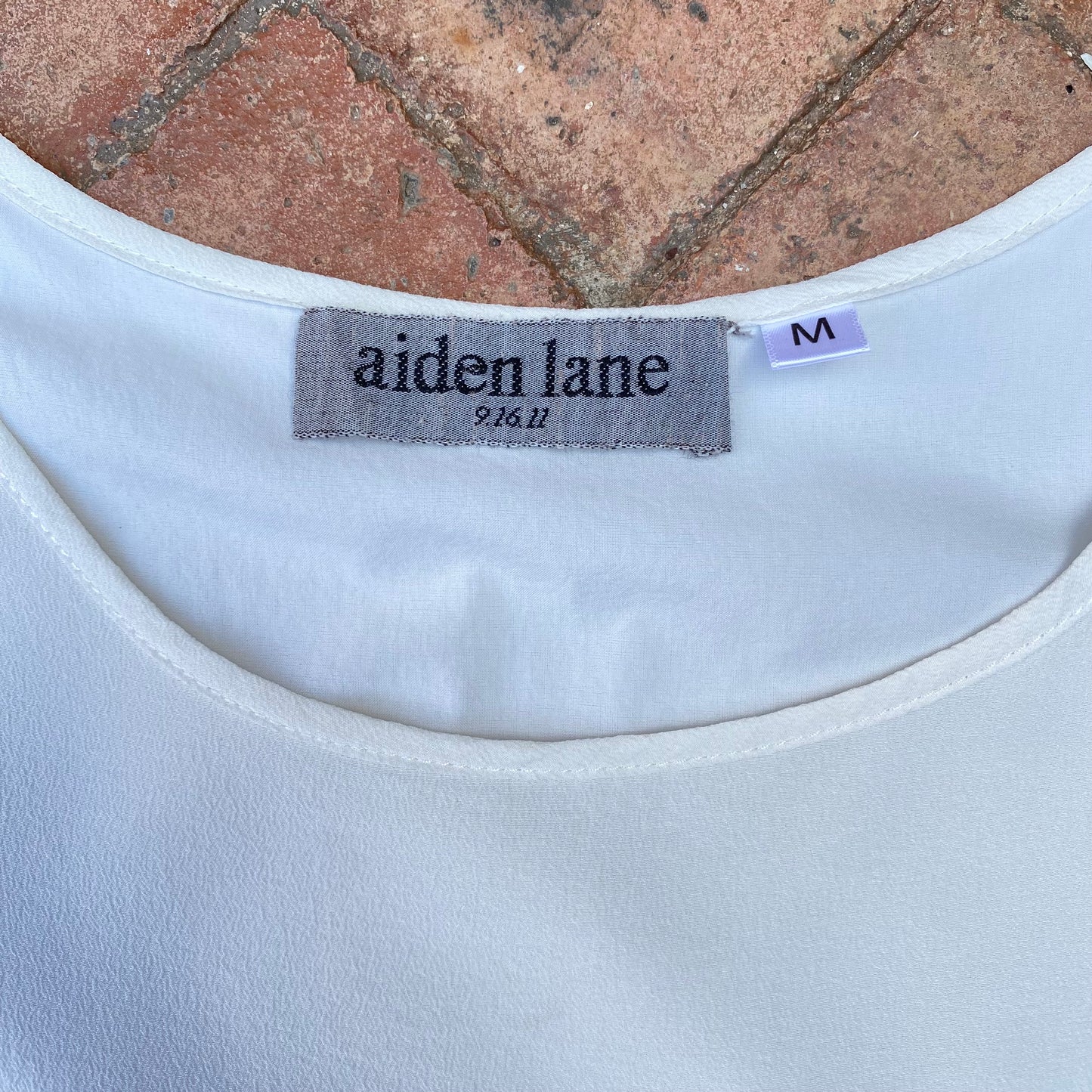 Silk Top ‘’Aiden Lane’’