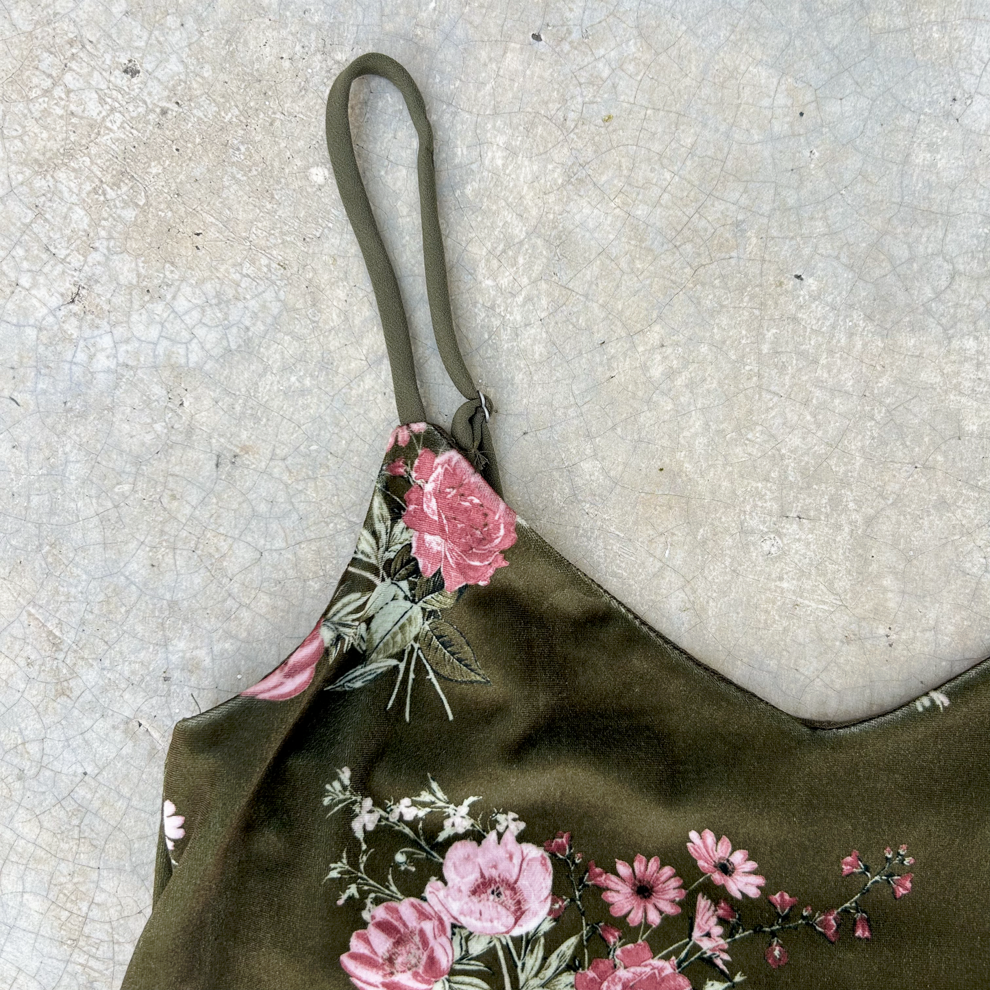 Velvet Slip Top ‘’Basics’’