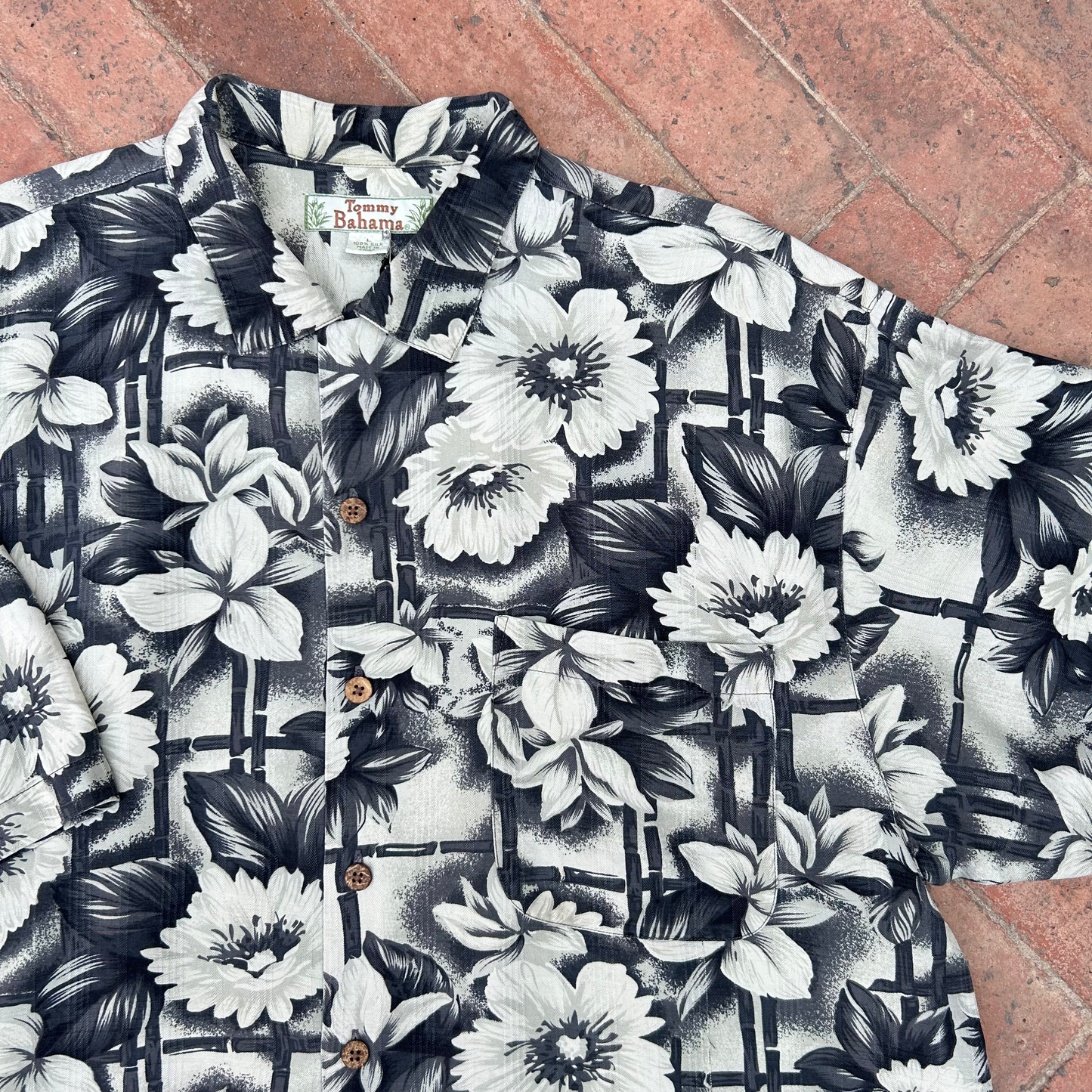 Vintage Hawaiian Silk Shirt ‘’Tommy Bahama’’