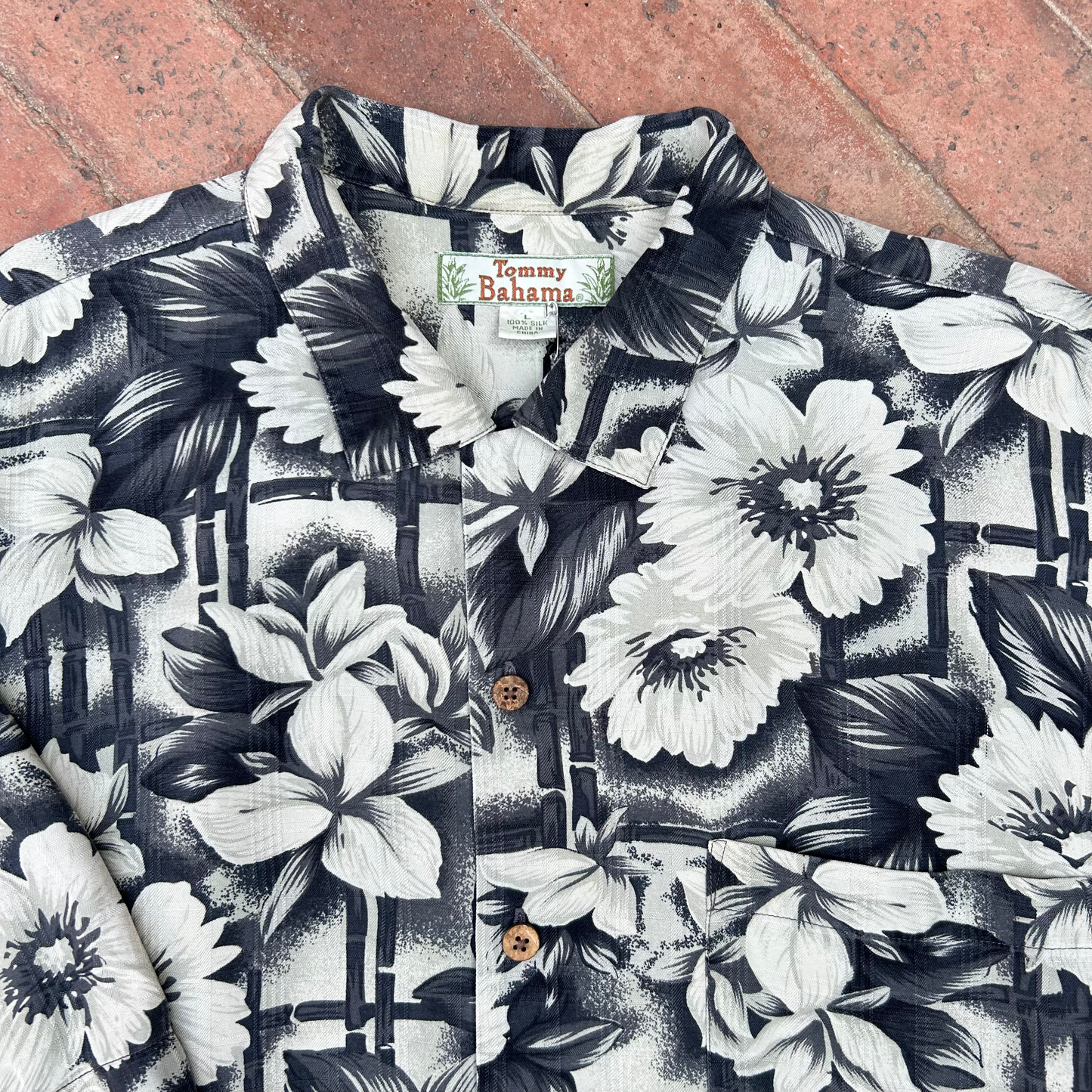 Vintage Hawaiian Silk Shirt ‘’Tommy Bahama’’