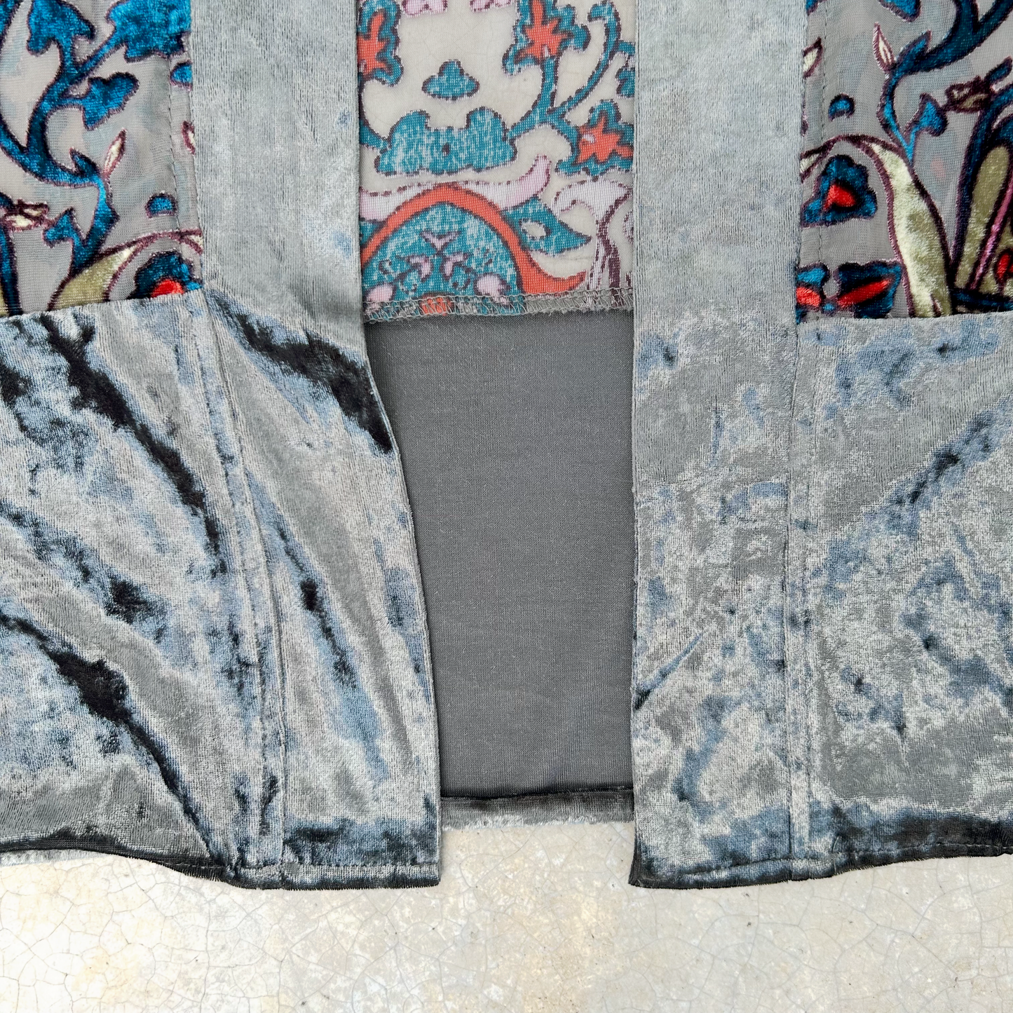 Velvet Kimono ‘’Mystree’’