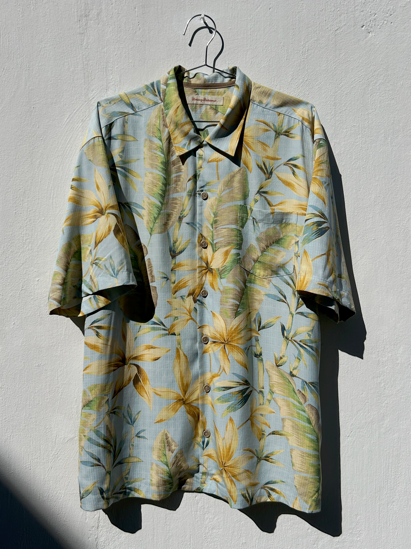 Vintage Hawaiian Silk Shirt ‘’Tommy Bahama’’