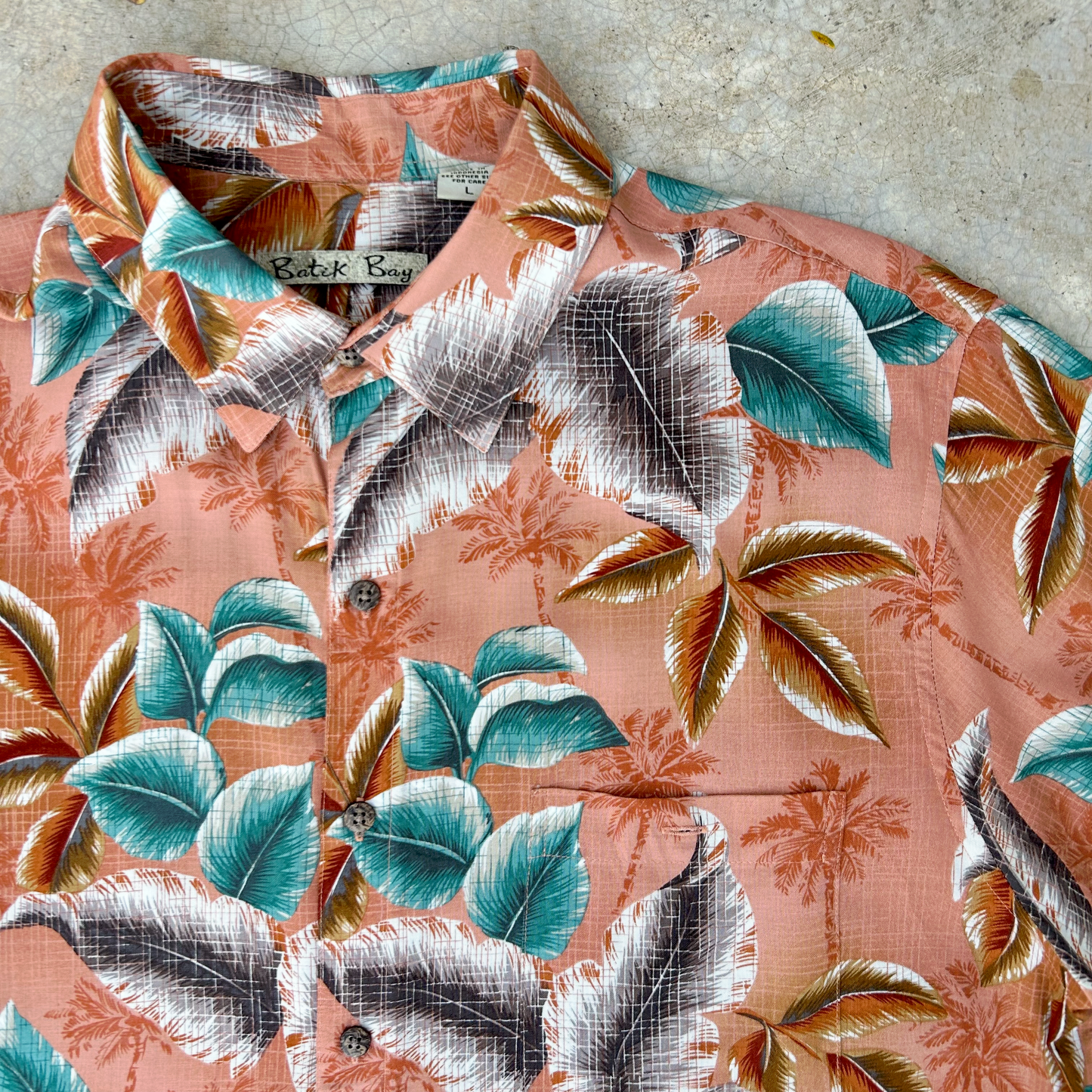 Hawaiian Rayon Shirt ‘’Batik Bay’’