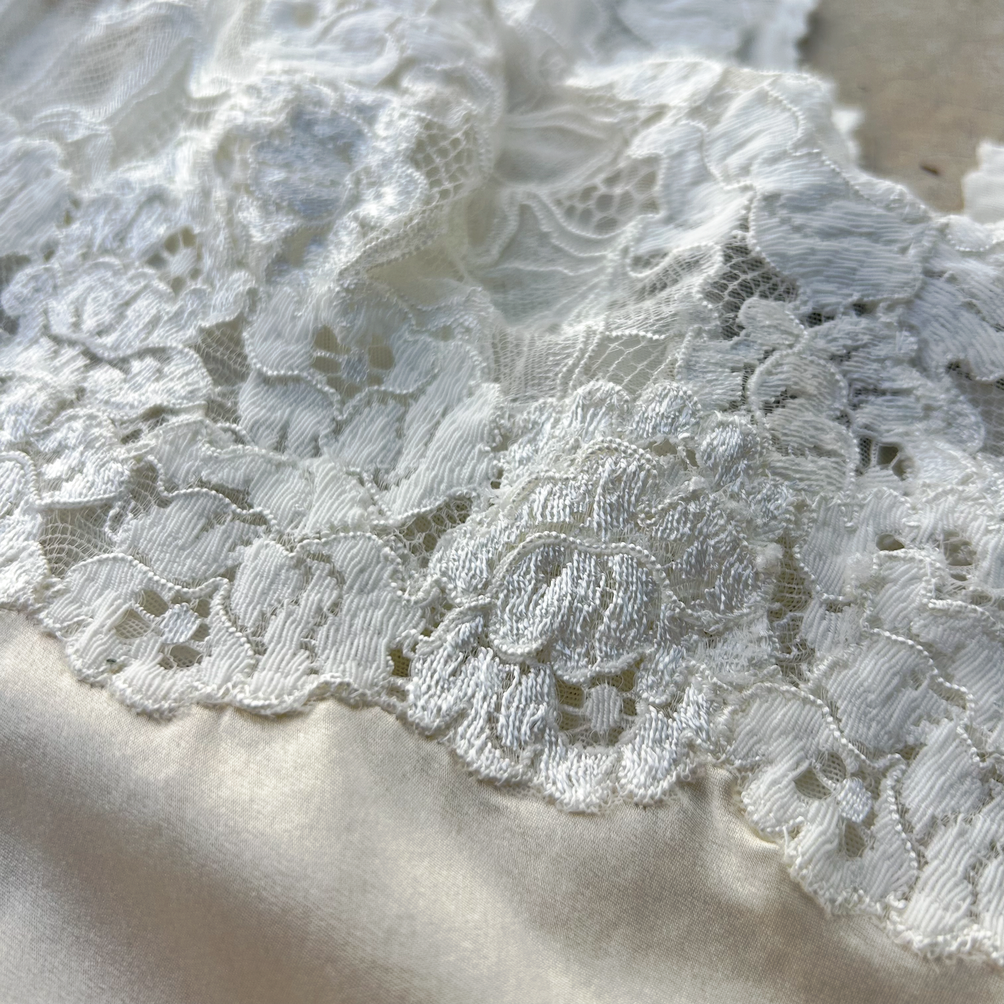 Vintage Silk Lace Top ‘’Josie Natori’’