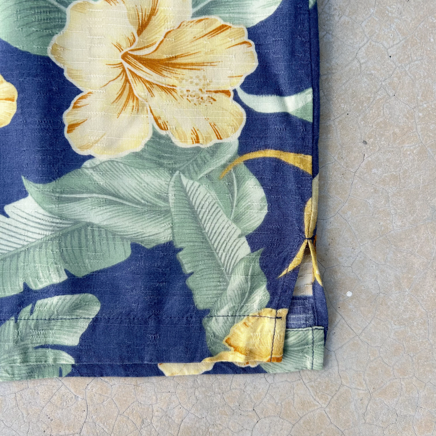 Vintage Hawaiian Rayon Shirt ‘’Break Water’’