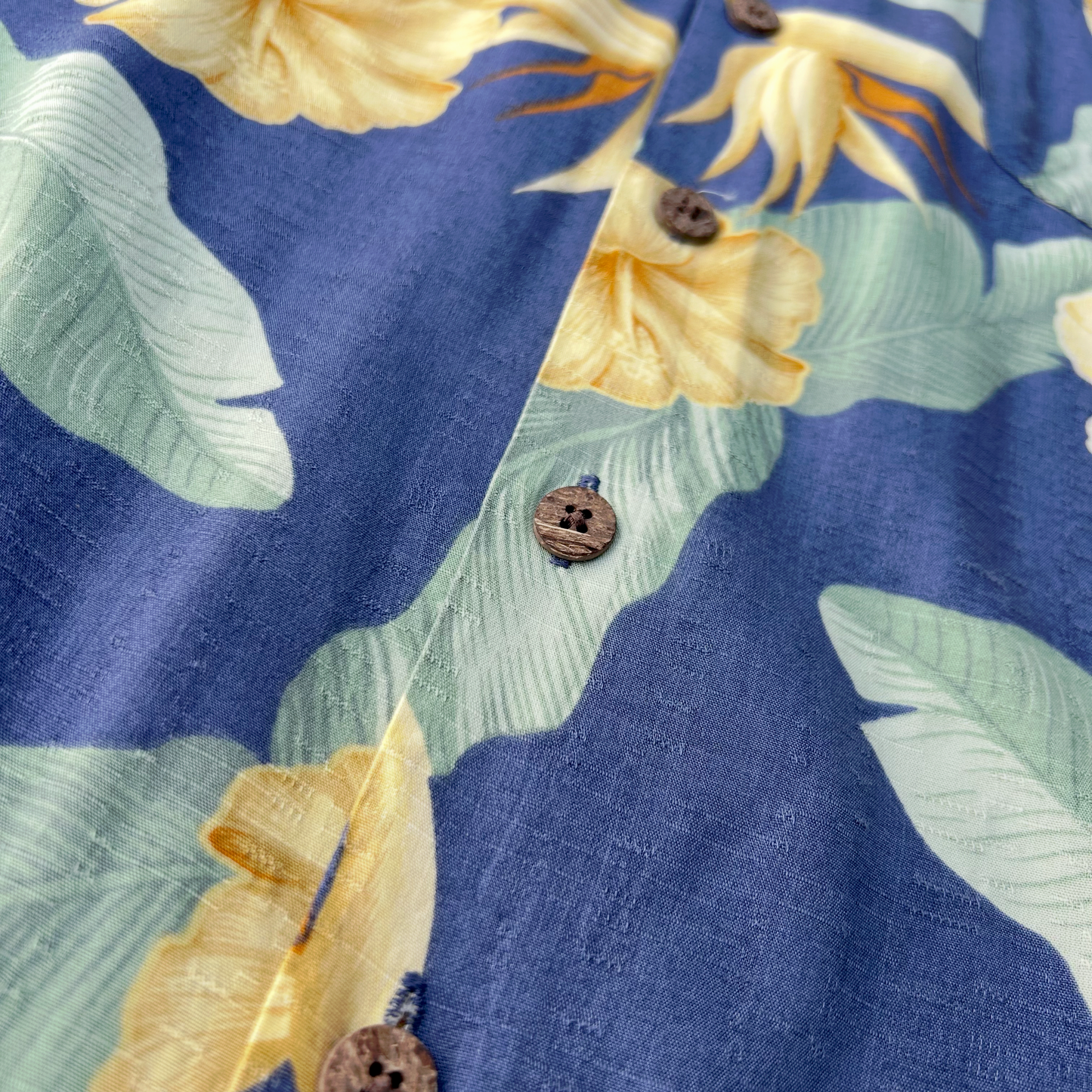 Vintage Hawaiian Rayon Shirt ‘’Break Water’’